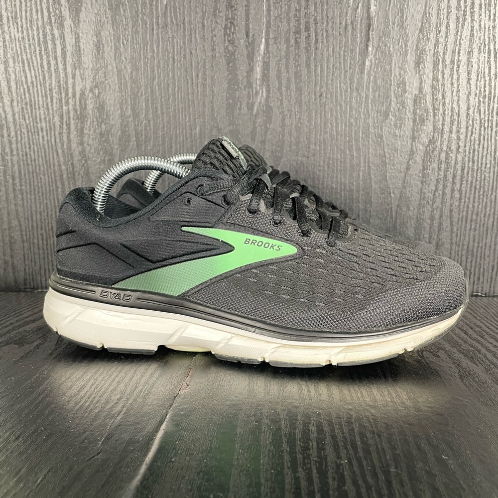 Brooks DYAD 11 Women’s size 9